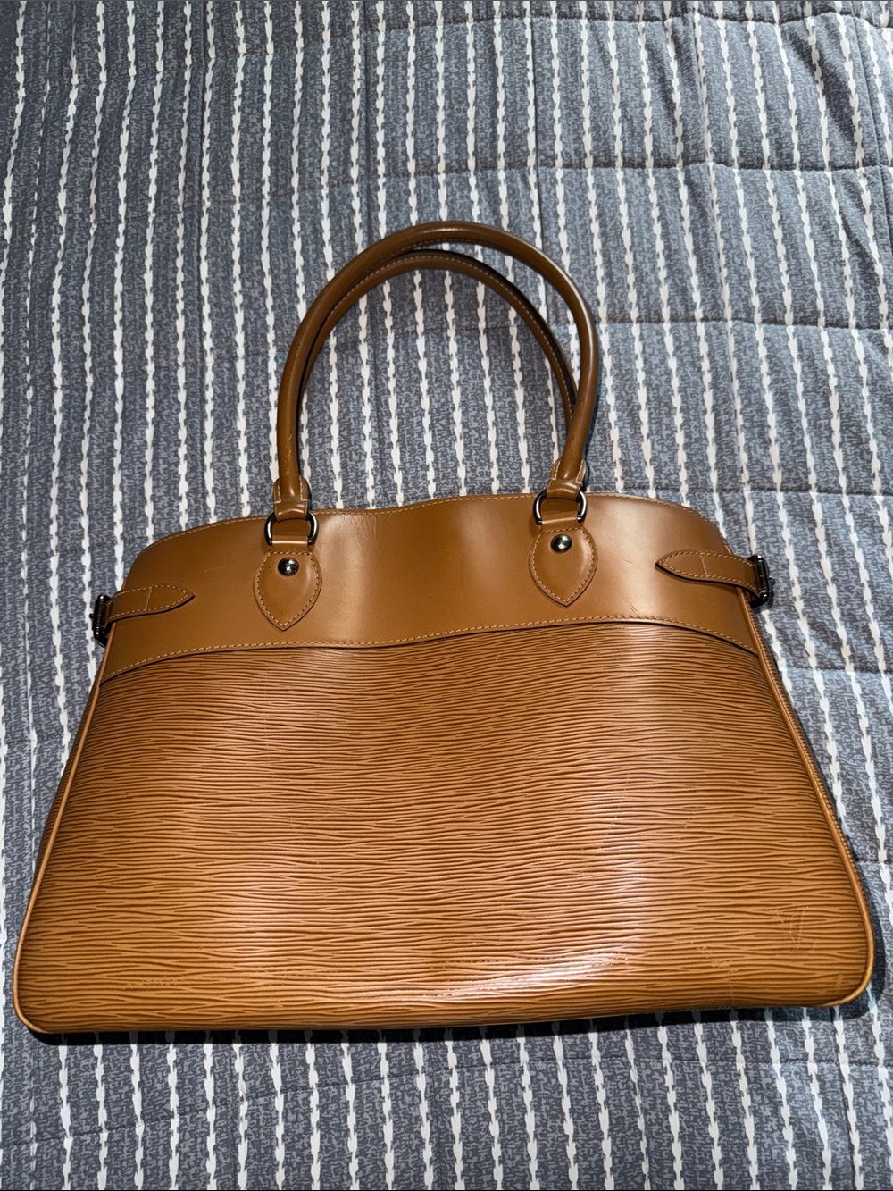 Louis Vuitton Passy GM Epi leather